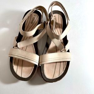 Teva women’s sandal size 10